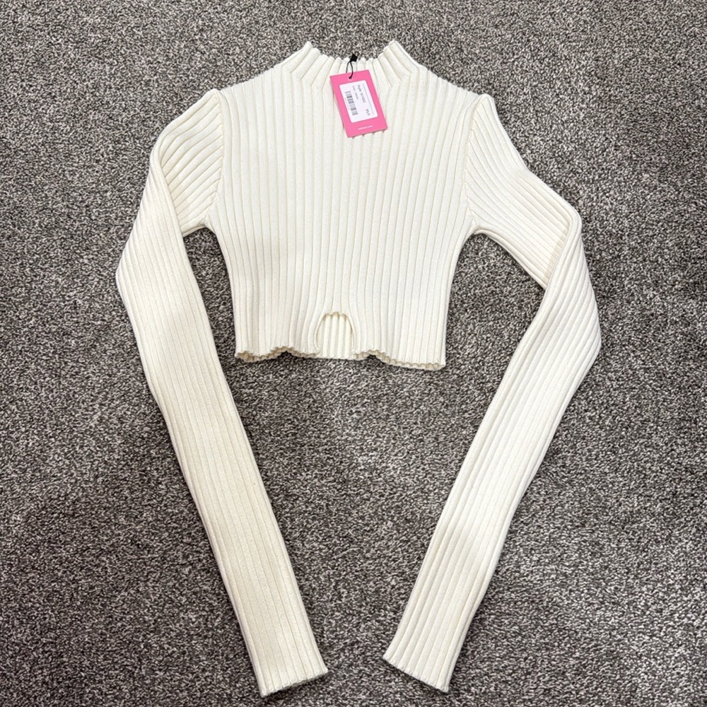 BRAND NEW Edikted Cropped Sweater with cutout